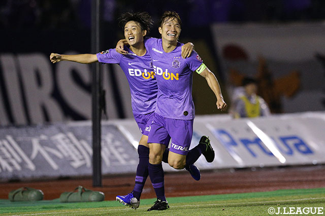 終盤、左サイドを突破した森島のグラウンダーのクロスに稲垣 祥が合わせ、広島がリードを2点に広げる！【明治安田Ｊ１ 第15節 広島vs湘南】