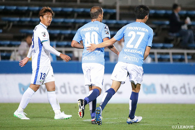 レアンドロ ドミンゲスがドリブルで切れ込み、ペナルティエリア手前からコントロールシュートを放つ！これが決まり横浜FCが終了間際に1点を返す【明治安田Ｊ２ 第18節 横浜FCvs徳島】