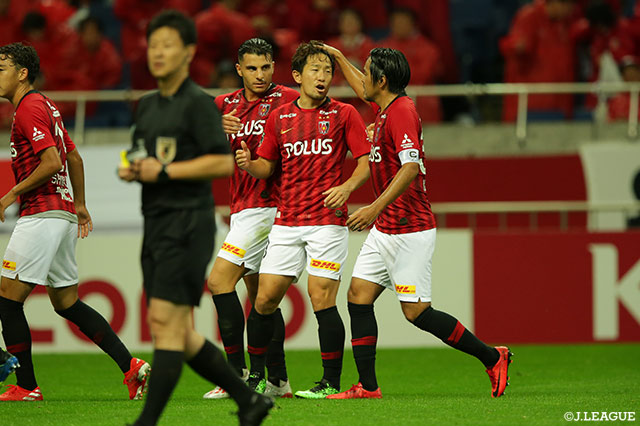 青木のクロスを武藤がファーサイドへ流すと、これに反応した宇賀神 友弥がダイレクトで合わせ浦和が同点に追いつく【明治安田Ｊ１ 第15節 浦和vs鳥栖】