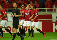 青木のクロスを武藤がファーサイドへ流すと、これに反応した宇賀神 友弥がダイレクトで合わせ浦和が同点に追いつく【明治安田Ｊ１ 第15節 浦和vs鳥栖】