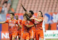 レオナルドのシュートはGKにふさがれるもフランシス（新潟）が押し込み、リードを2点に広げる【明治安田Ｊ２ 第18節 新潟vs栃木】