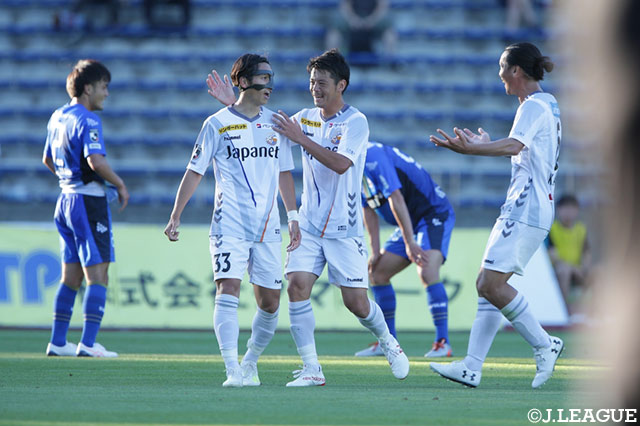 5試合連続ゴール中で絶好調の呉屋 大翔（長崎/#33）。この日も2ゴールを決めて、自身の今季の得点数を10に伸ばした【明治安田Ｊ２ 第18節 町田vs長崎】