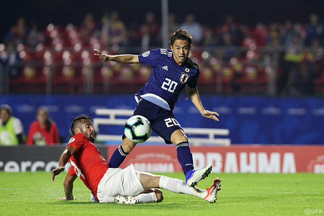 途中出場の安部 裕葵（鹿島）はあと一歩となるクロスを送るなど、限られた時間の中で存在感をみせた【コパ・アメリカ GS 第1節 日本vsチリ】