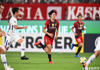 スピードに乗ったドリブル突破から先制点をアシストした土居 聖真（鹿島）【ACL ラウンド16 第1戦 鹿島vs広島】