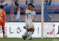 阪野 豊史が13分、17分に立て続けに得点を奪い、アウェイの山形が2点のリードを奪う【明治安田J2 第19節 長崎vs山形】