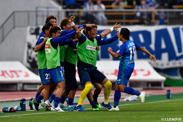 杉本 竜士がドリブルで持ち上がり、そのまま右足を振り抜く！これが決まり徳島が追加点を奪う【明治安田Ｊ２ 第19節 徳島vs福岡】