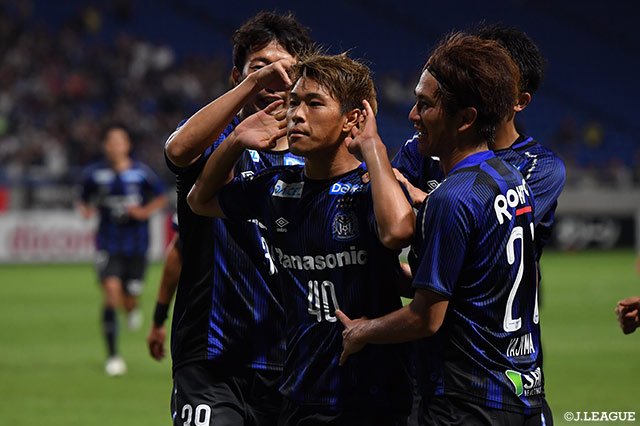 食野 亮太郎（Ｇ大阪）の劇的ゴールをチームメイトが祝福！【明治安田Ｊ１ 第16節 Ｇ大阪vs湘南】