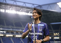試合前、3年ぶりにチームに復帰した宇佐美 貴史（Ｇ大阪）がピッチに登場し、サポーターに挨拶【ルヴァンカップ プレーオフステージ 第2戦 Ｇ大阪vs長崎】
