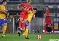 2点のアドバンテージを得ている名古屋は、前半33分にここまで4ゴールを決めている赤﨑 秀平を投入する【ルヴァンカップ プレーオフステージ 第2戦 仙台vs名古屋】