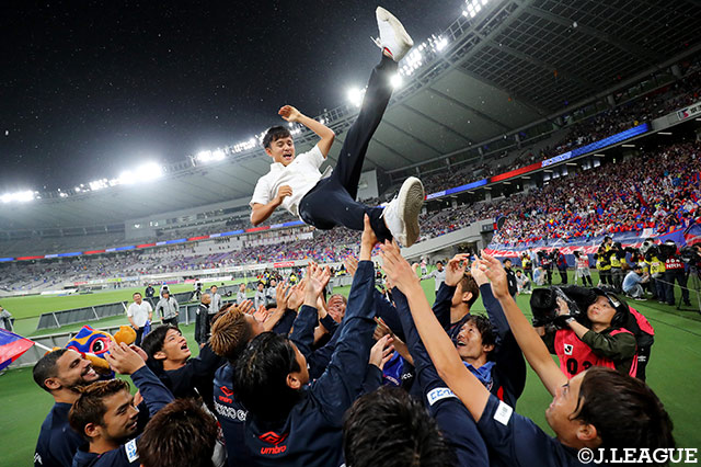 久保 建英をチームメイトが胴上げ！！【明治安田Ｊ１ 第17節 FC東京vs横浜FM】