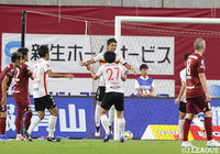 こぼれ球に反応した宮原 和也（名古屋/#6）が相手守備陣の連携ミスを逃さず同点弾を挙げる！【明治安田Ｊ１ 第17節 神戸vs名古屋】