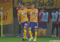 無人のゴールに流し込んで2試合連続ゴールを獲得した関口 訓充(仙台/#7)【明治安田J1 第17節 仙台vs札幌】