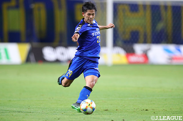 コパ・アメリカ帰りの岩田 智輝（大分）。先発に名を連ね、後半27分までプレー【明治安田Ｊ１ 第17節 大分vs浦和】