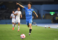 この日、キャプテンを担った齋藤 学(川崎F)は仲間に指示を送り、チームの安定と活性化を図った【天皇杯 2回戦 川崎Fvs明治大】