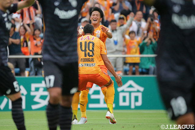 前半26分、ドウグラスからのラストパスを北川 航也が冷静にゴールに流し込んで、ホームの清水が先制！【明治安田Ｊ１ 第18節 清水vs神戸】