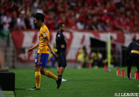 後半6分、椎橋 慧也（仙台）がこの日2回目の警告を受けて退場に…【明治安田Ｊ１ 第18節 浦和vs仙台】