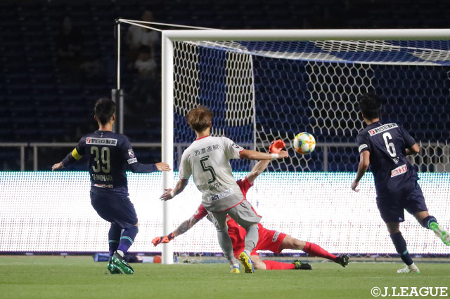 川西 翔太（岐阜）は後半ATにも得点を奪い、2得点の活躍で勝利に貢献【明治安田Ｊ２ 第21節 福岡vs岐阜】