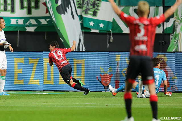 ジェイの打点の高いヘディングは惜しくもポストに嫌われるも白井 康介がこぼれ球を押し込み、札幌が幸先良く先制に成功【明治安田Ｊ１ 第18節 札幌vs松本】