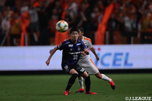 惜しいシュートを放つなどこの試合でも存在感を発揮した中村 敬斗（Ｇ大阪）【明治安田Ｊ１ 第19節 Ｇ大阪vs清水】