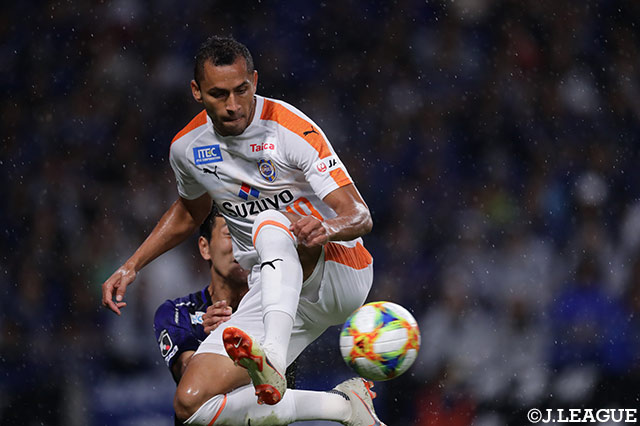 Ｊ１連続得点タイ記録を狙うドウグラス（清水）だったが、得点は奪えず【明治安田Ｊ１ 第19節 Ｇ大阪vs清水】