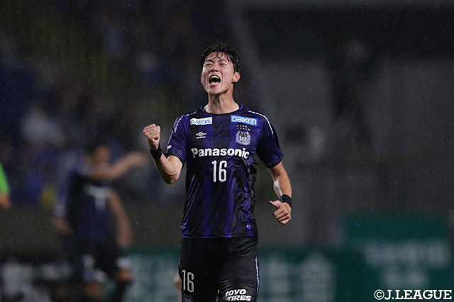 タイムアップの笛が鳴り響き、ファン ウィジョ（Ｇ大阪）が喜びを爆発させる！【明治安田Ｊ１ 第19節 Ｇ大阪vs清水】