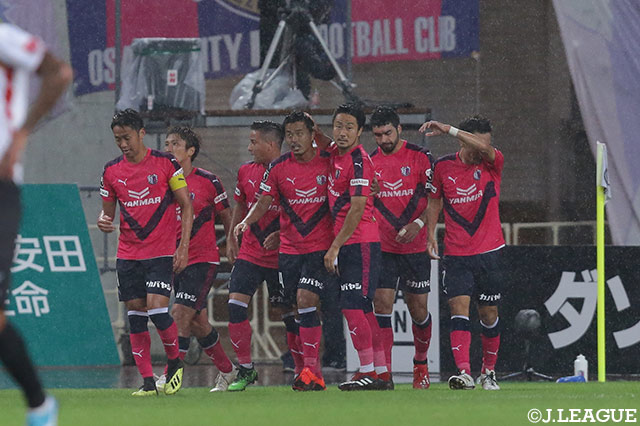 前半22分、右からのクロスに丸橋 祐介が左足のボレーシュートを叩き込み、Ｃ大阪が先制！【明治安田Ｊ１ 第19節 Ｃ大阪vs名古屋】