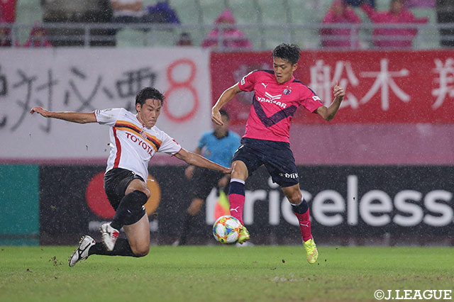 裏に抜け出した高木 俊幸（Ｃ大阪）が試合を決定づける2点目を奪う！【明治安田Ｊ１ 第19節 Ｃ大阪vs名古屋】