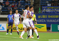 後半9分のCKから、こぼれ球に反応した一美 和成(京都/#23)が右足で押し込んで先制に成功する!【明治安田J2 第22節 山形vs京都】