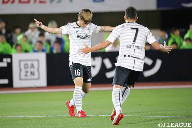 古橋 亨梧（#16）が中に切れ込んでコースを探し、左足を一閃！これがゴールネットに突き刺さり、神戸が先制点を獲得！【明治安田Ｊ１ 第19節 湘南vs神戸】