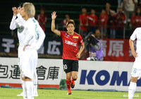 こぼれ球に反応した山根 永遠（#30）がシュートをゴールネットに突き刺し、金沢が先制に成功【明治安田Ｊ２ 第22節 金沢vs東京Ｖ】