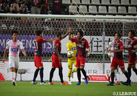 レアンドロ（#11）が自ら獲得したPKを決めて、ホームの鹿島が先制！【明治安田Ｊ１ 第20節 鹿島vs鳥栖】