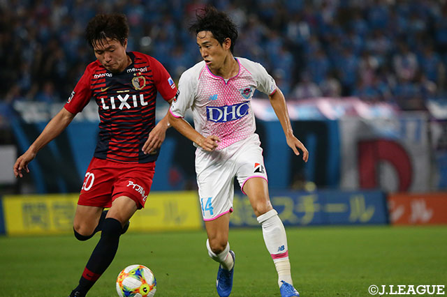 古巣対戦となった金崎 夢生（鳥栖）。三竿 健斗（鹿島）と激しいデュエルを展開！【明治安田Ｊ１ 第20節 鹿島vs鳥栖】