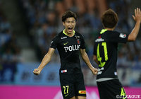 左からのグラウンダーのクロスを橋岡 大樹(浦和/#27)がゴールへ押し込み、追加点を獲得!【明治安田J1 第20節 磐田vs浦和】