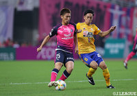 仙台からC大阪に加入した奥埜 博亮。不発に終わり、後半17分にピッチを後にした【明治安田J1 第20節 C大阪vs仙台】