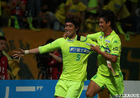 後半9分、左サイドからのクロスを増嶋 竜也(千葉/#5)が頭で流し込み、待望の追加点を奪う!【明治安田J2 第23節 千葉vs福岡】