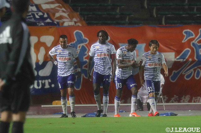 レオナルド（#9）の2得点でアウェイの新潟が逆転に成功する【明治安田Ｊ２ 第23節 山口vs新潟】