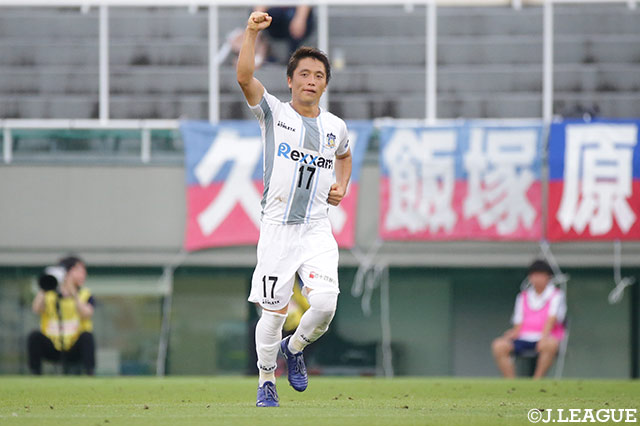 池谷 友喜が狙い澄ましたミドルシュートをゴール右上に決め、讃岐が先制！【明治安田Ｊ３ 第17節 F東23vs讃岐】