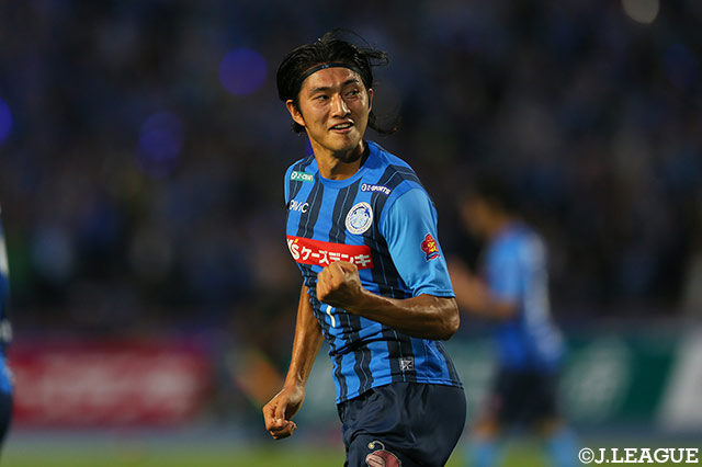 前半43分、右からのCKに走り込んだ志知 孝明が強烈なヘディングシュートを突き刺し、水戸がリードを2点に広げる！【明治安田Ｊ２ 第23節 水戸vs琉球】