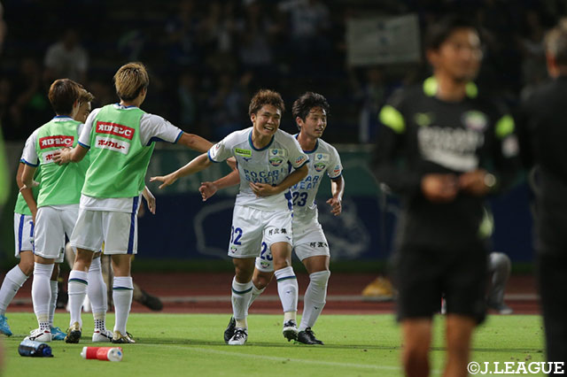 小西 雄大（#32）の得点で徳島がリードを3点に広げる【明治安田Ｊ２ 第23節 町田vs徳島】