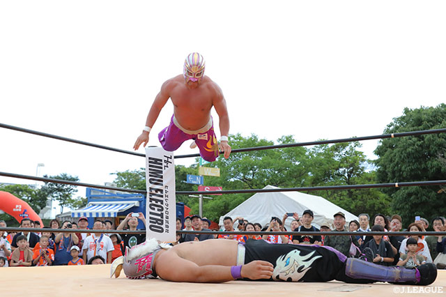 今年も繰り広げられる熱いバトル！新潟プロレスvs琉球ドラゴンプロレス！【明治安田Ｊ２ 第24節 新潟vs琉球】