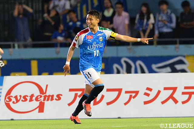 後半16分、小林 悠が2試合連続となるゴールを決めて川崎Ｆが勝ち越しに成功する【明治安田Ｊ１ 第20節 川崎Ｆvs大分】