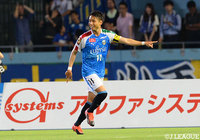 後半16分、小林 悠が2試合連続となるゴールを決めて川崎Ｆが勝ち越しに成功する【明治安田Ｊ１ 第20節 川崎Ｆvs大分】