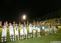 アウェイの柏が逆転勝利。同勝点で首位の京都を追走する【明治安田Ｊ２ 第24節 栃木vs柏】