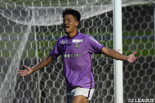 ハットトリックを達成した森島 康仁（藤枝）。得点ランクのトップに立った【明治安田Ｊ３ 第18節 藤枝vsF東23】