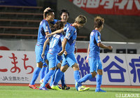 後半38分、中村 亮太(#9)のヘディングシュートが決まり、秋田が逆転に成功する【明治安田J3 第18節 秋田vs岩手】