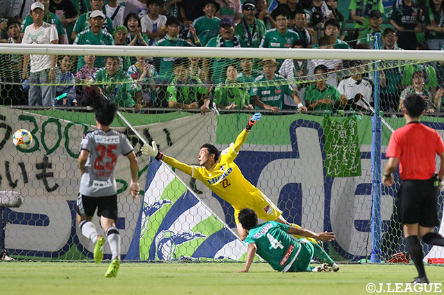 鳥取は59分、CKの守備からカウンターを発動、最後は井上 黎生人（#4）が追加点を挙げて2-0と突き放す！【明治安田Ｊ３ 第18節 鳥取vs熊本】