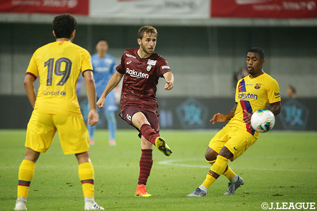 古巣との一戦に臨んだセルジ サンペール（神戸）。後半37分までプレー【楽天カップ 神戸vsFCバルセロナ】