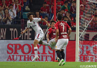 後半44分、現役の大学生ながら、A代表でのキャップを刻んだ期待のストライカー上田 綺世(鹿島)がJリーグデビューを果たす【明治安田J1 第16節 浦和vs鹿島】