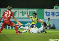 後半、栃木はカウンターから東京Ｖゴールに迫るもフィニッシュに至る精度を欠き、得点には至らない【明治安田Ｊ２ 第25節 栃木vs東京Ｖ】