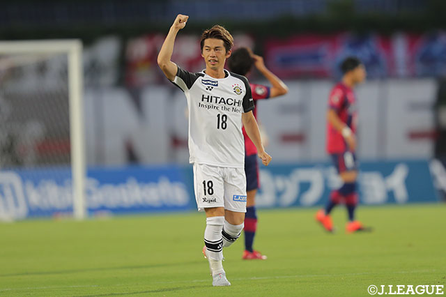 開始2分、瀬川 祐輔の3試合ぶりのゴールでアウェイの柏が先制！【明治安田Ｊ２ 第25節 岡山vs柏】